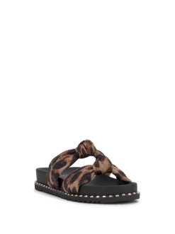Jessica Simpson Caralyna Flat Sandal In Leopard< Flats|Sandals