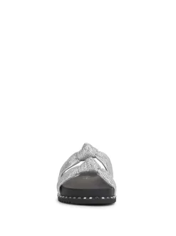 Jessica Simpson Caralyna Flat Sandal In Silver< Flats|Sandals